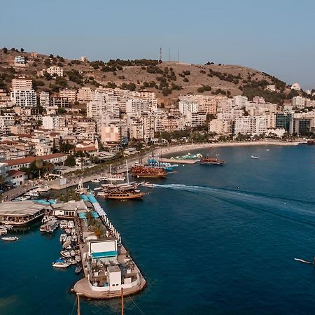 Sea Breeze Apartment Sarande Bagian luar foto