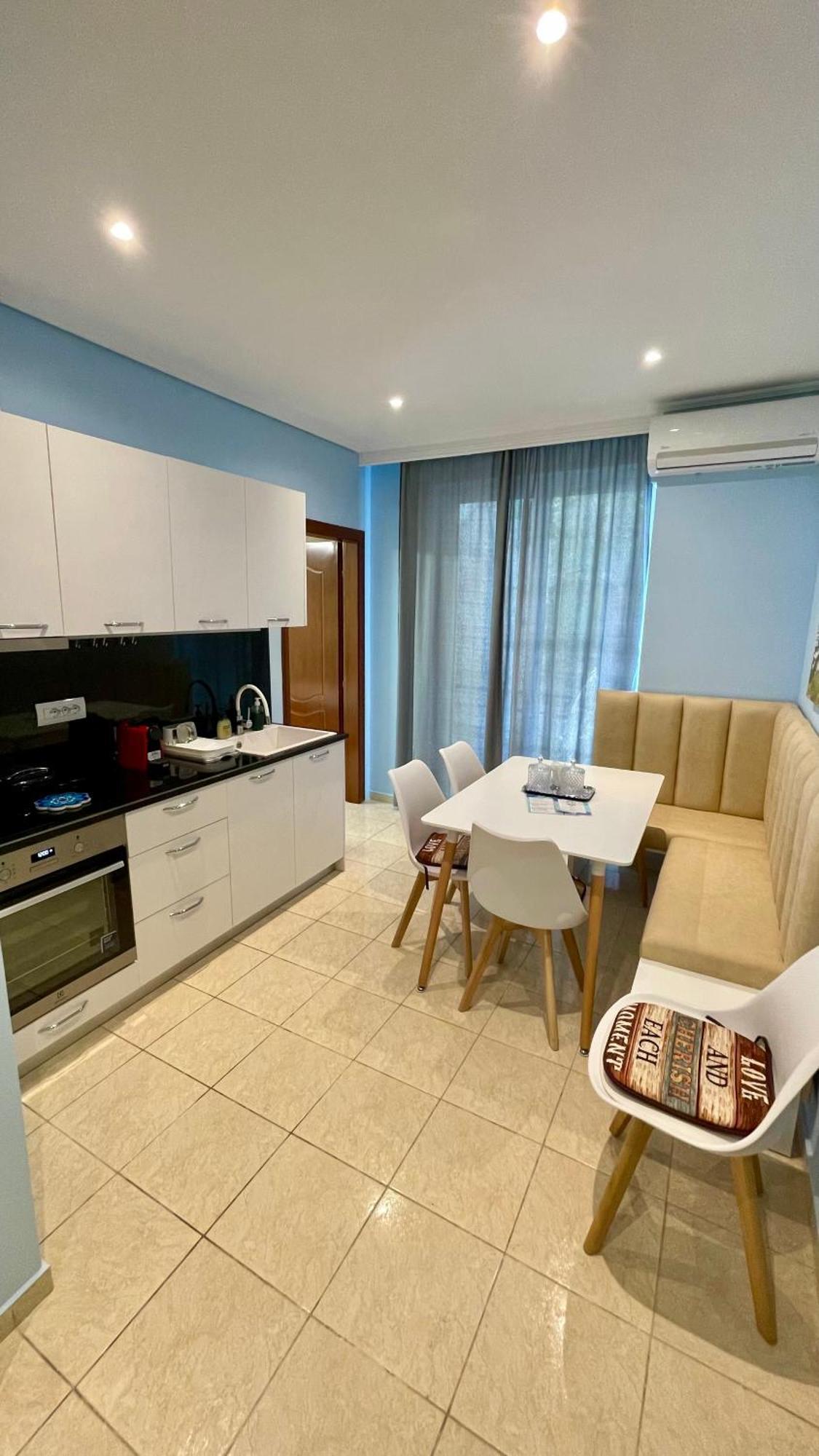 Sea Breeze Apartment Sarande Bagian luar foto