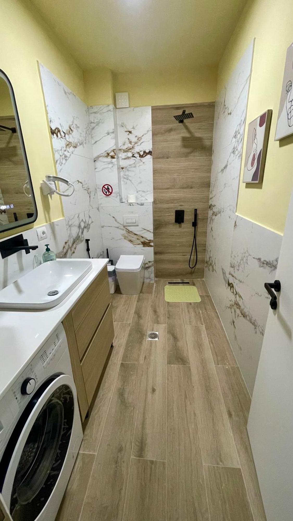 Sea Breeze Apartment Sarande Bagian luar foto