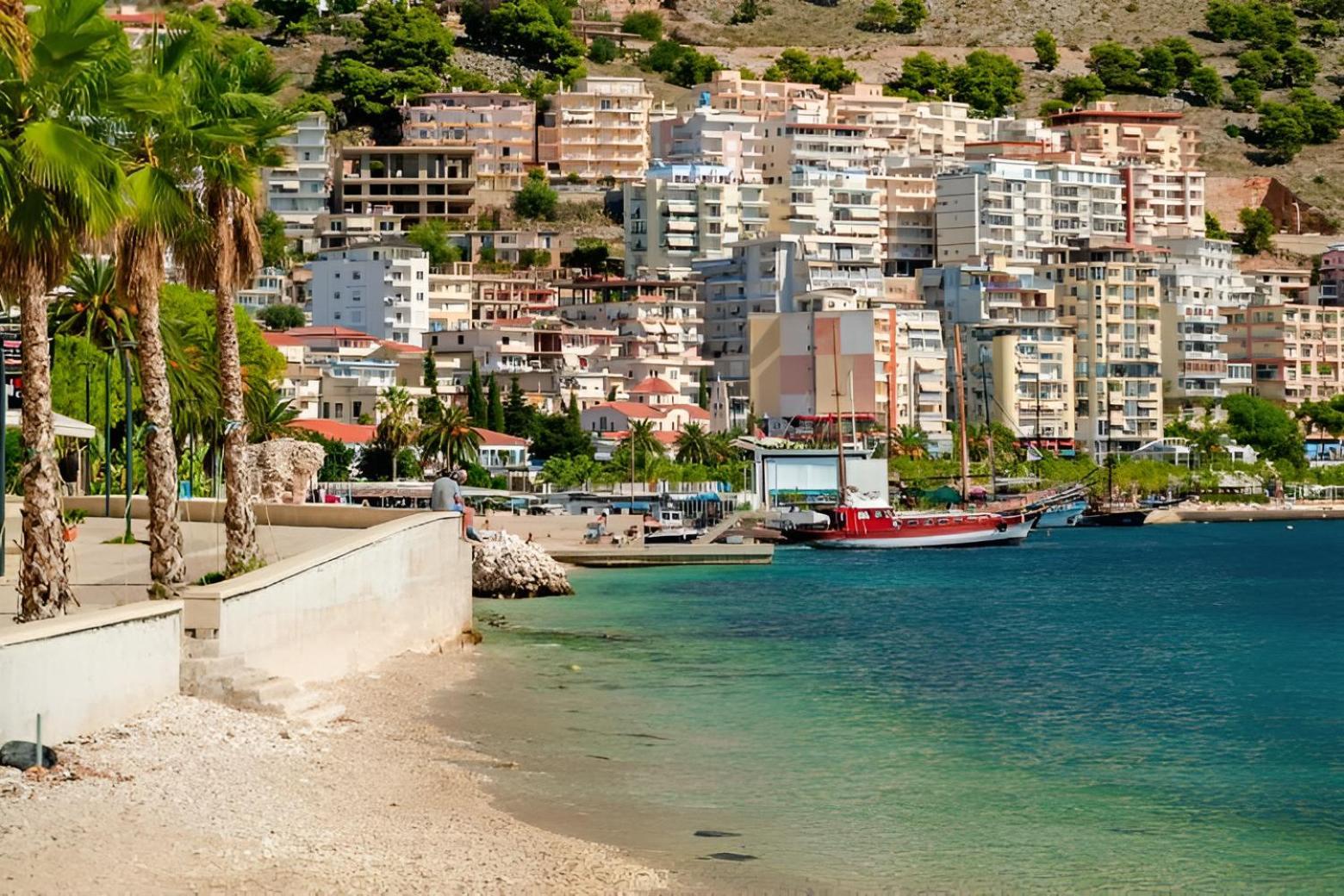 Sea Breeze Apartment Sarande Bagian luar foto